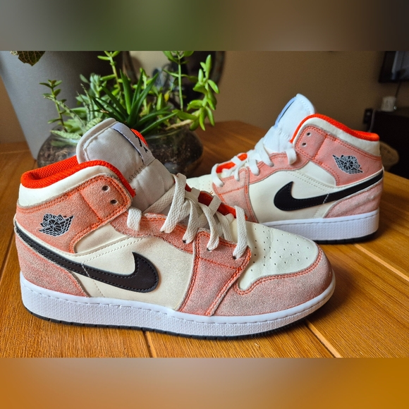Air Jordan 1 Mid SE GS 'Orange Suede' - Big Kids Size 6.5Y - Picture 1 of 6